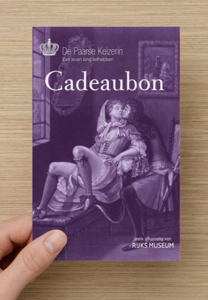 Cadeaubon ter waarde van 25 euro van De Paarse Keizerin voor intimate wellness producten op witte achtergrond