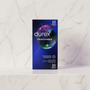 Durex Performa condooms verpakking vooraanzicht op witte achtergrond voor langduriger plezier