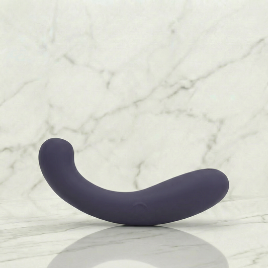 G-Kii flexibele g-spot vibrator van De Paarse Keizerin in paarse kleur, vooraanzicht op neutrale achtergrond